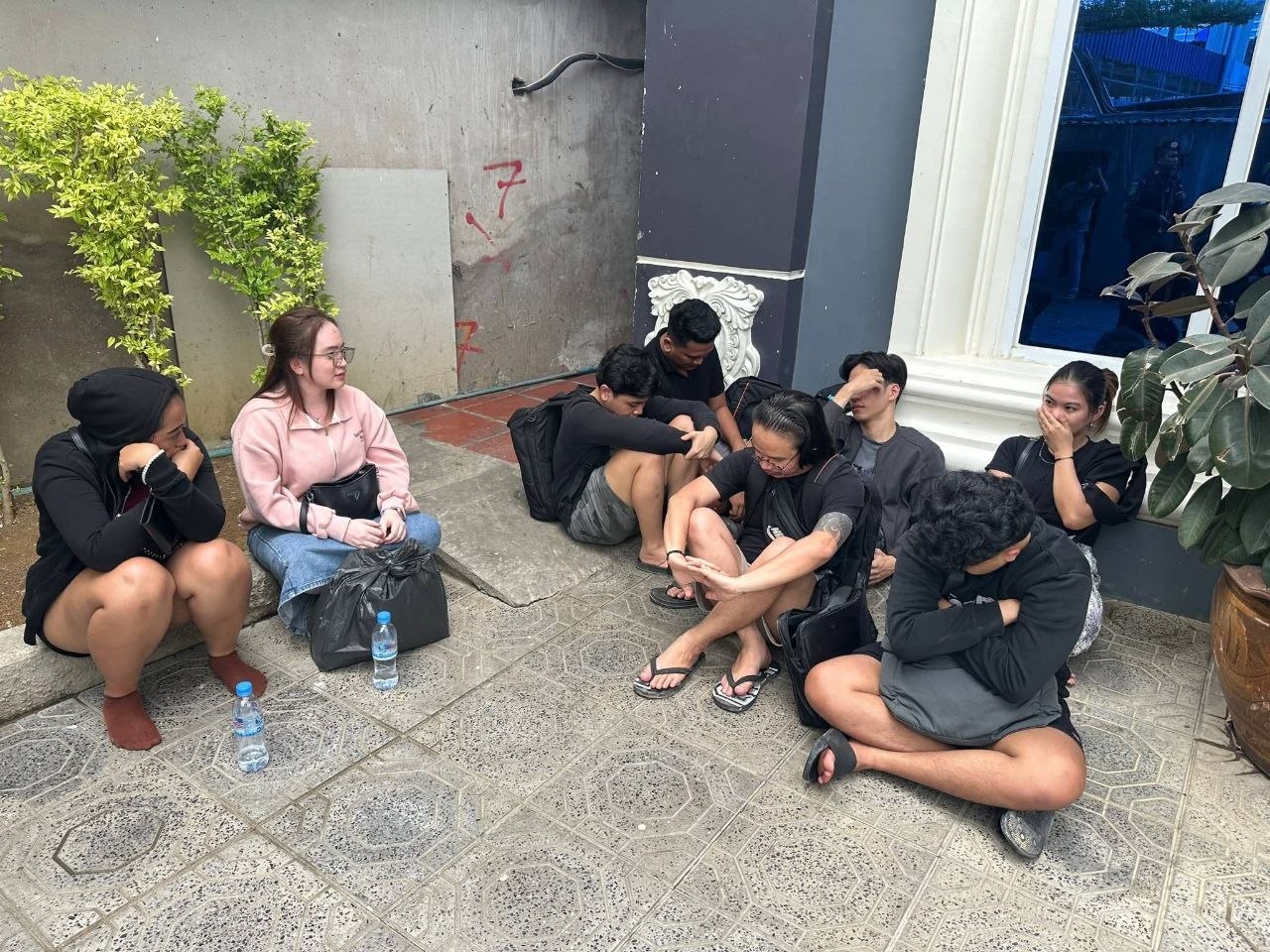 柬埔寨波贝银河赌场大楼突袭:12 名外籍人员落网 查获电诈及酷刑工具