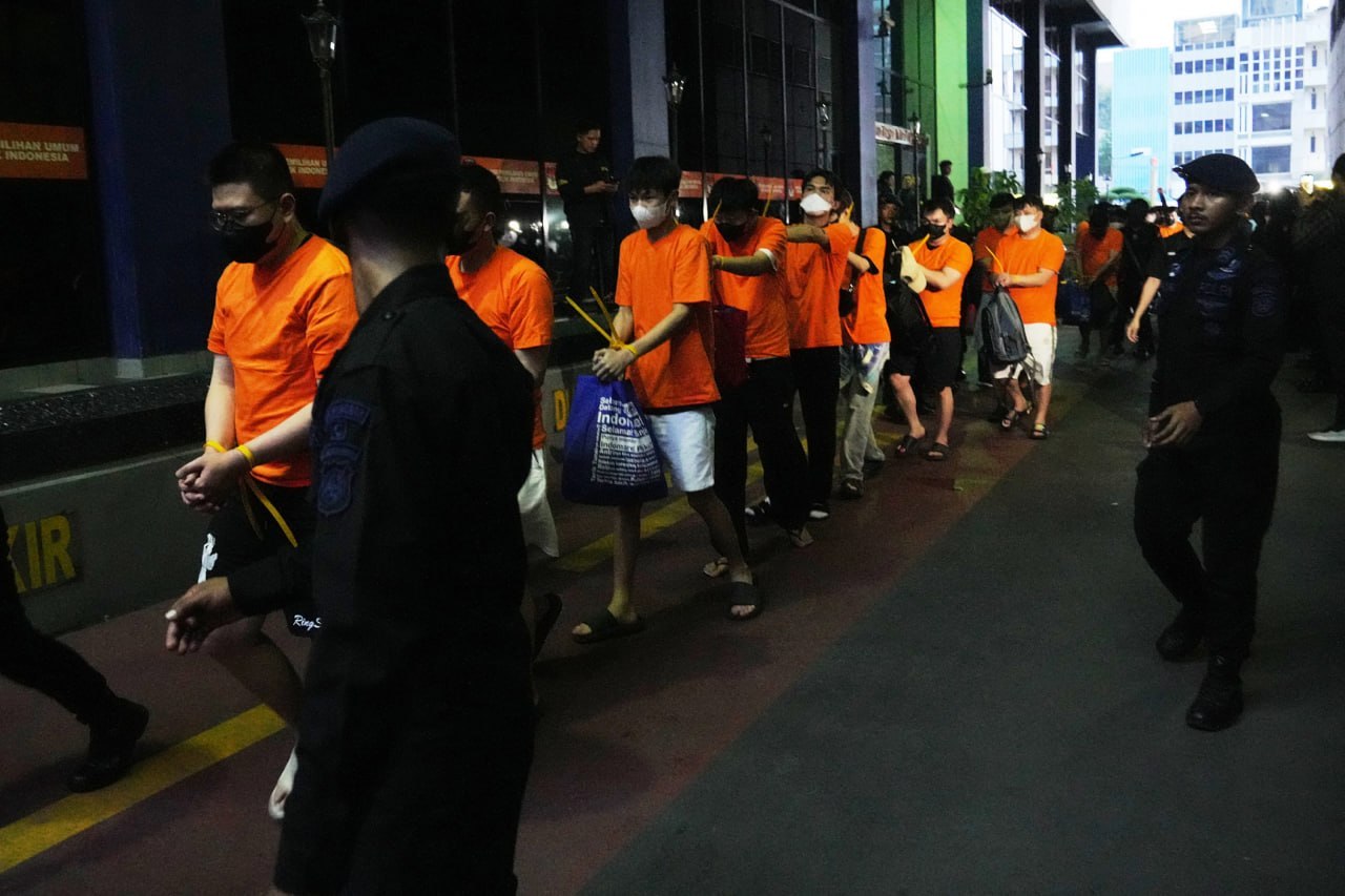 印尼雅加达雷霆突袭 321 名跨国网赌 “狗推” 落网 创近年最大规模清剿-东南亚警务报道